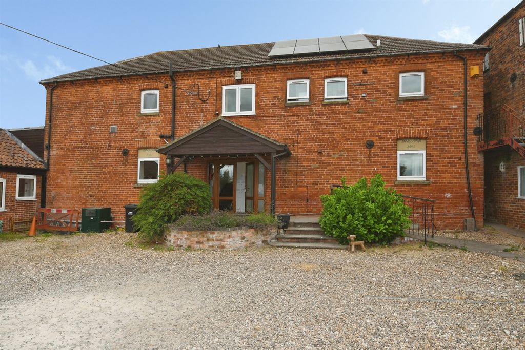 Property photo 1 of 24