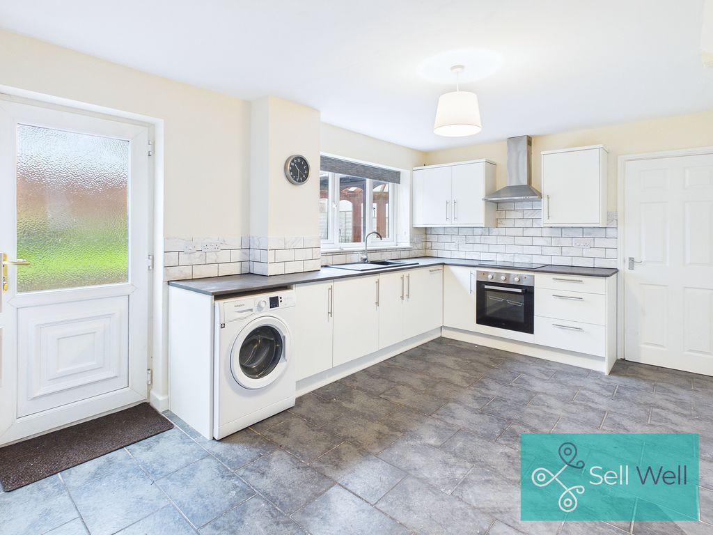 Property photo 2 of 22 Kitchen