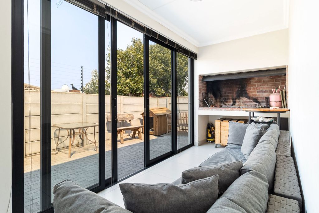 Property photo 3 of 29 Dbv1726424