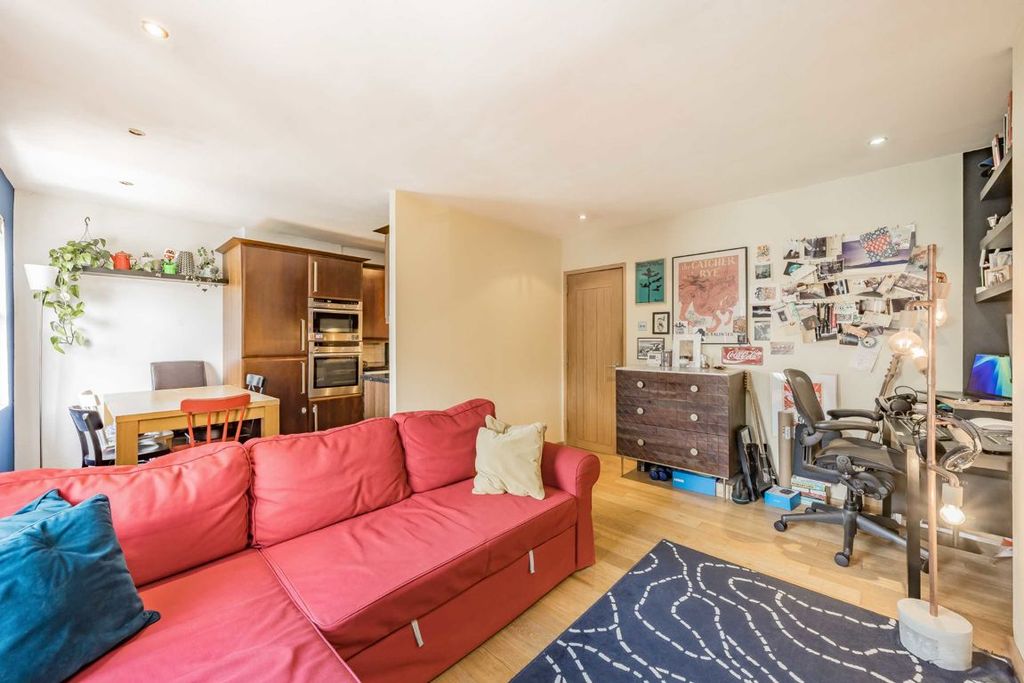 Property photo 3 of 9