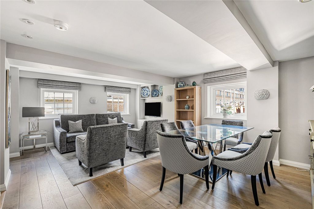 Property photo 1 of 15 Living/Dining