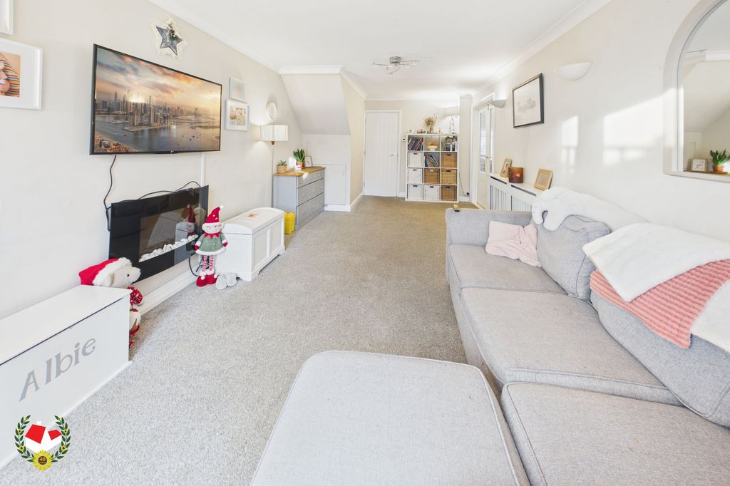 Property photo 3 of 14