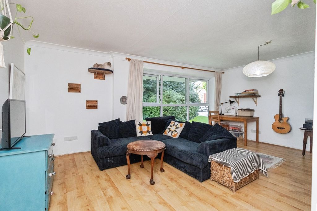 Property photo 2 of 17 Pbox-Img.Jpg