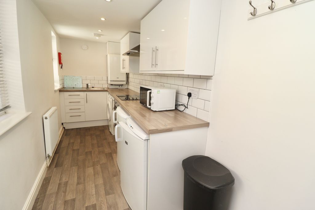 Property photo 3 of 13 Img_4993