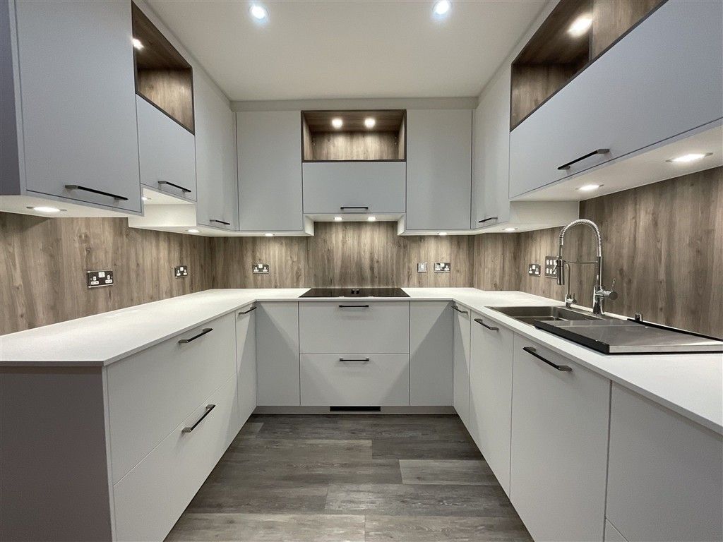 Property photo 2 of 10 Kitchen