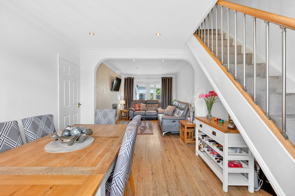 Property photo 2 of 30