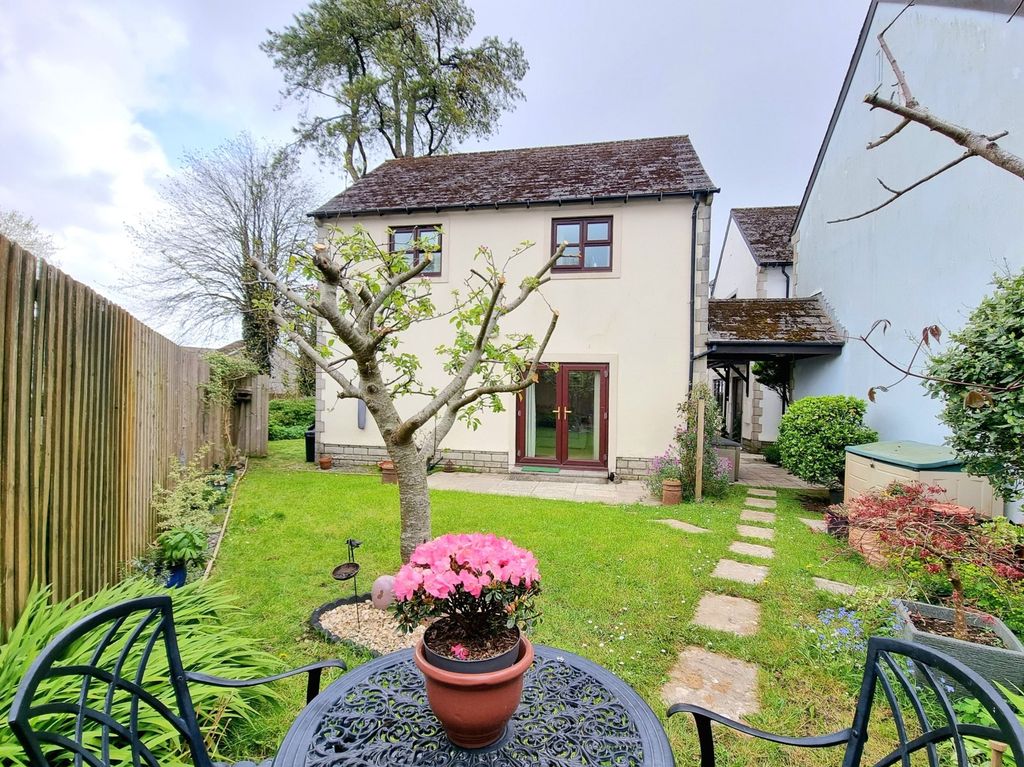 Property photo 1 of 34