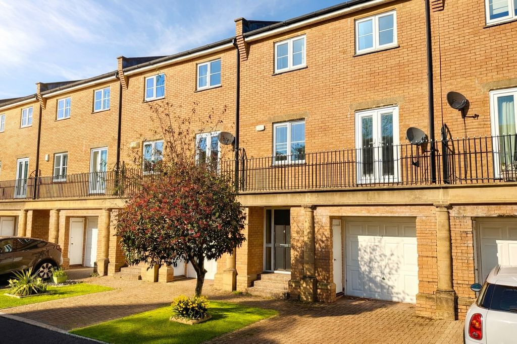 Property photo 1 of 30