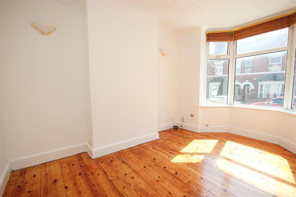 Property photo 2 of 11 Lounge 1.Jpg