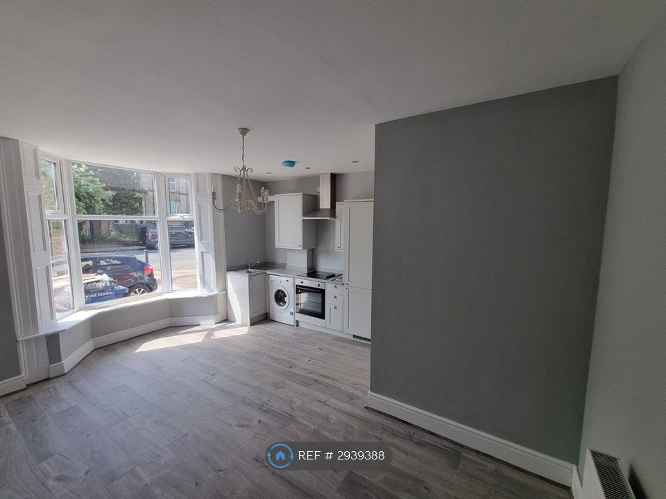 Property photo 2 of 5 Kitchen/Living Room