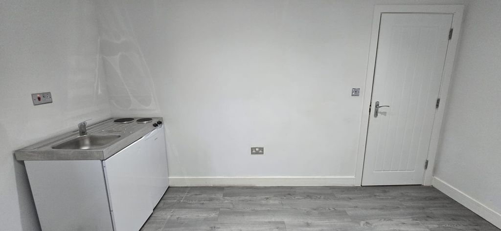 Property photo 1 of 3