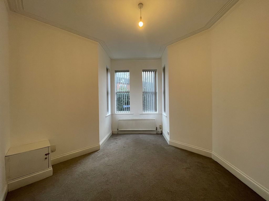 Property photo 2 of 25