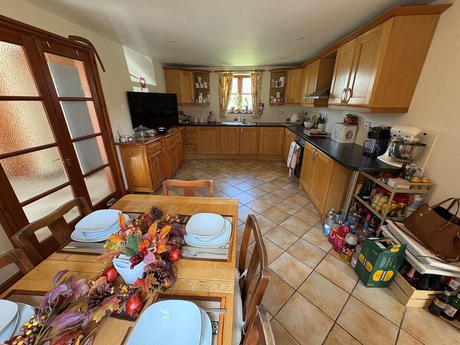 Property photo 2 of 20 Kitchen