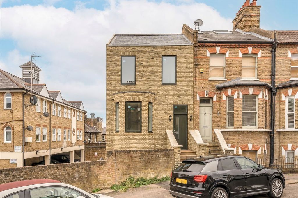 Property photo 1 of 10