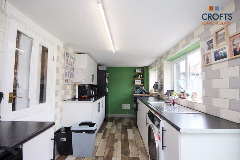 Property photo 3 of 13 Kitchen