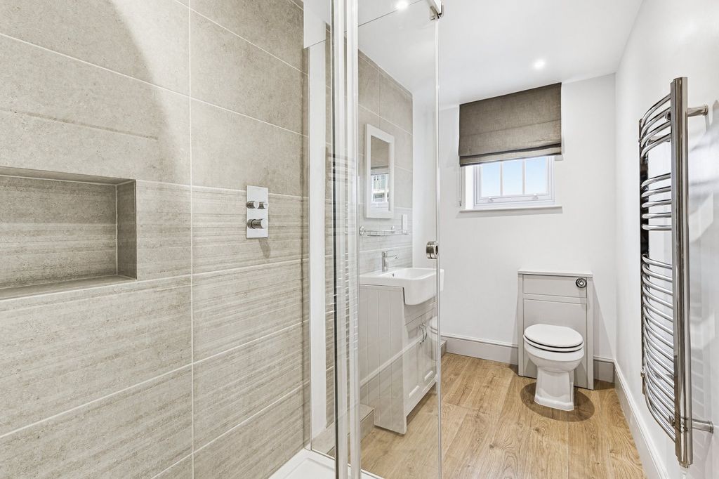 Property photo 3 of 15 Bathroom