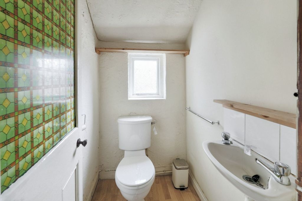 Property photo 2 of 17 121 Radford Boulevard, Nottingham Ng7 3Bs