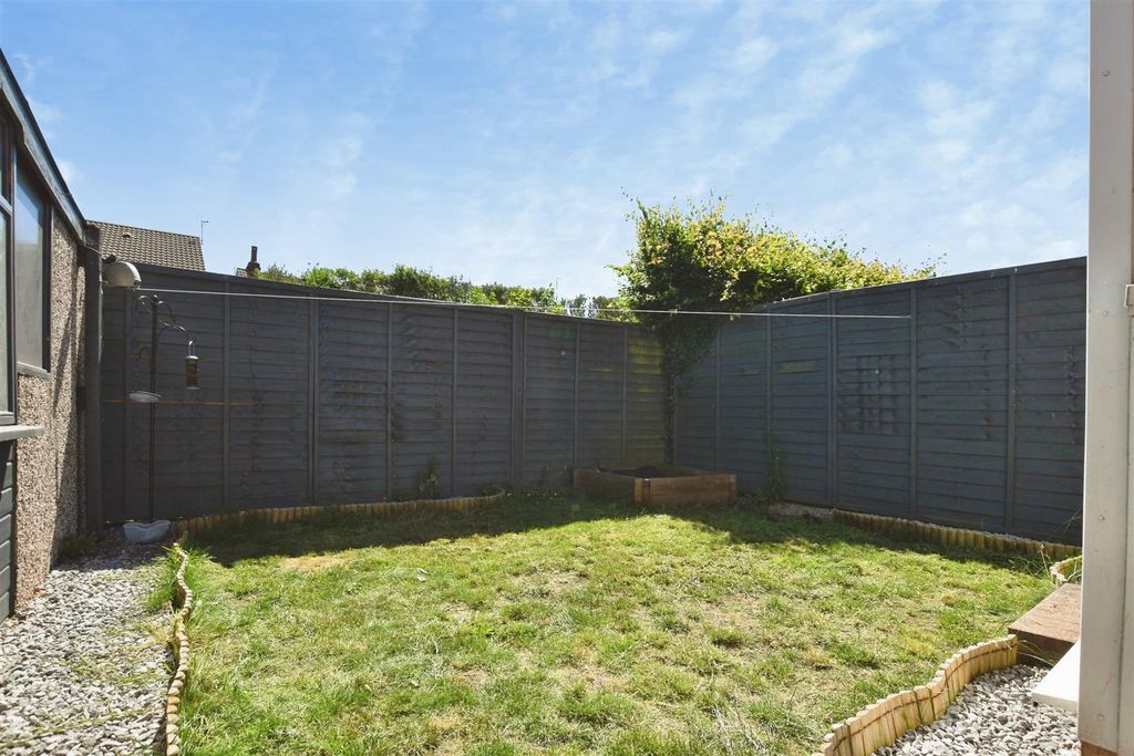 Property photo 3 of 19 6Ca519Ec-Garden.Jpg