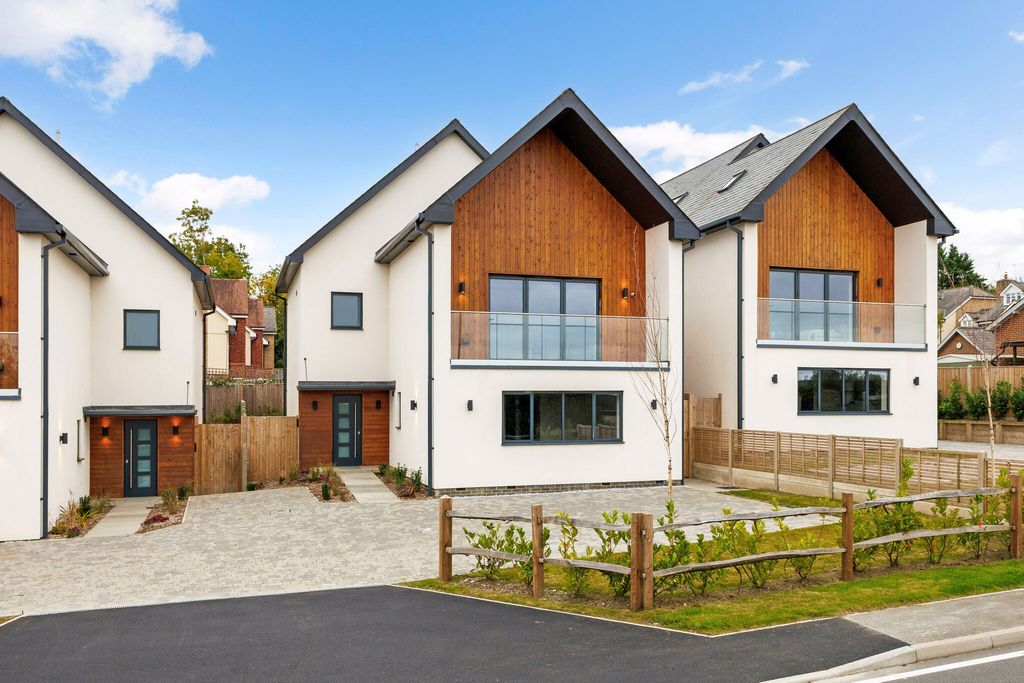 Property photo 1 of 14