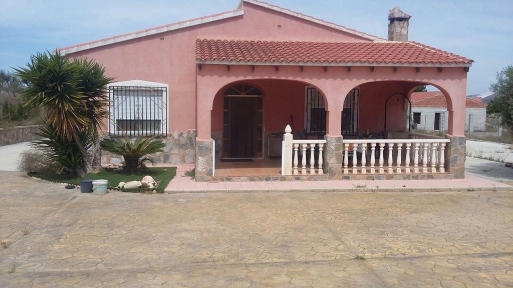 Property photo 1 of 17