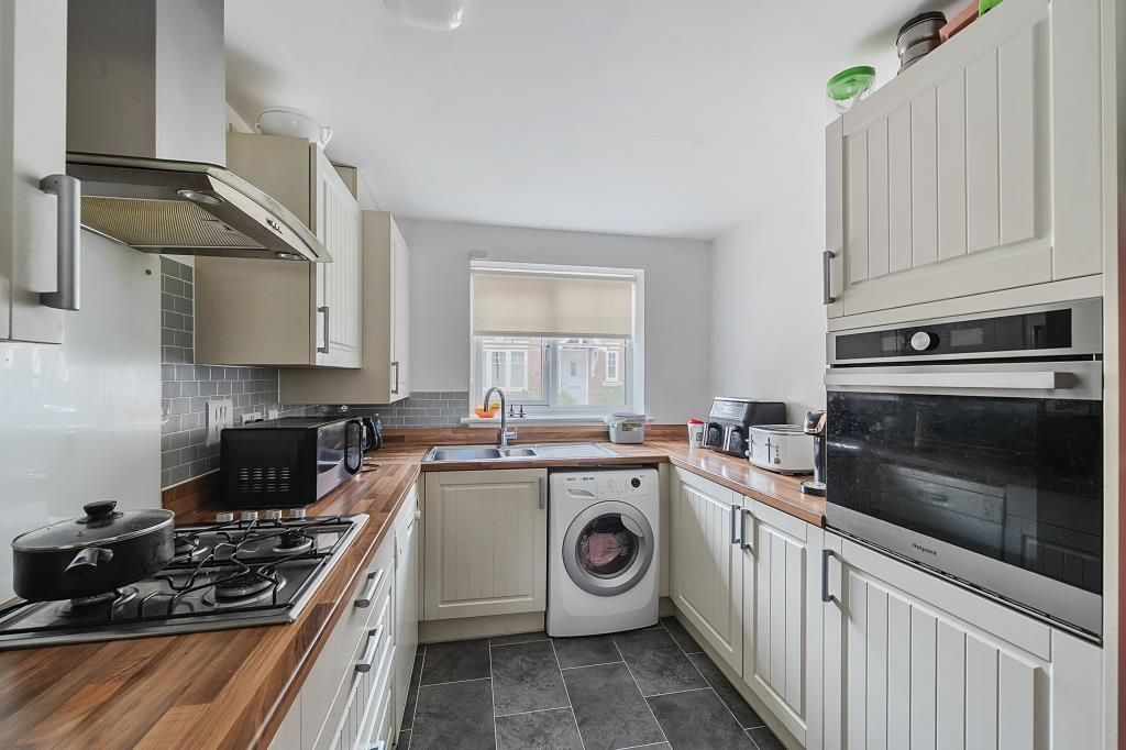 Property photo 2 of 15 Kitchen