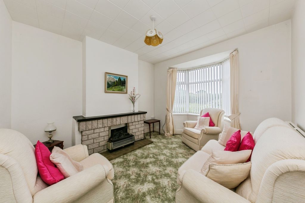 Property photo 3 of 30 Pbox-Img.Jpg