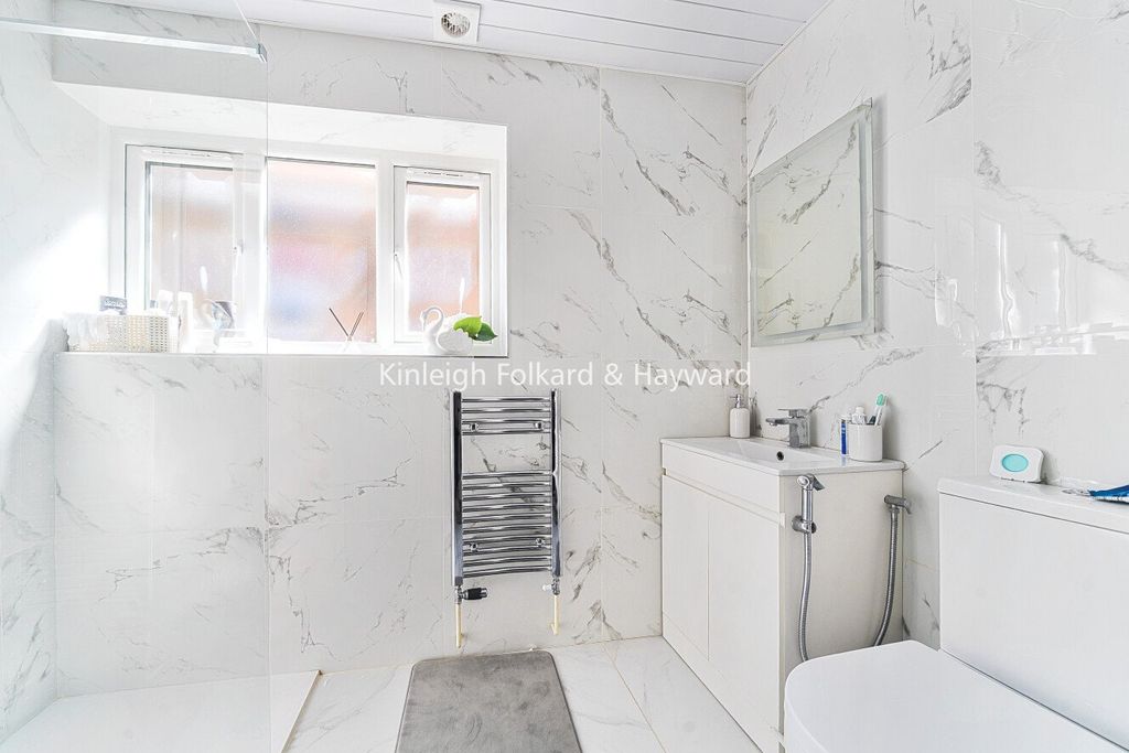 Property photo 3 of 10 Picture No. 06