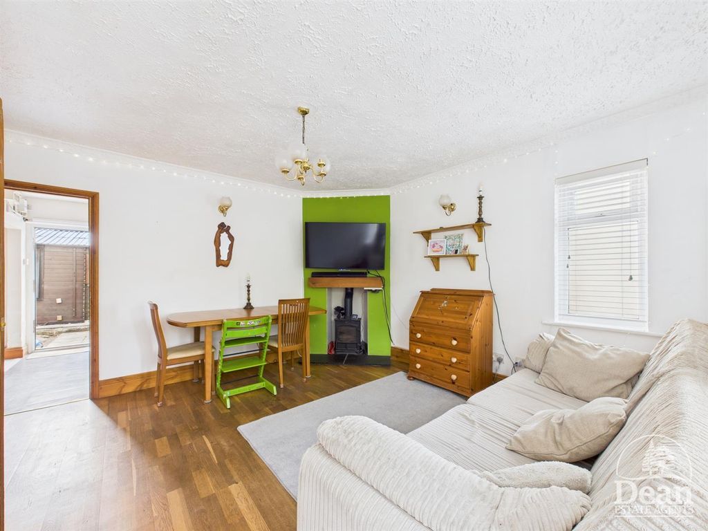 Property photo 3 of 15