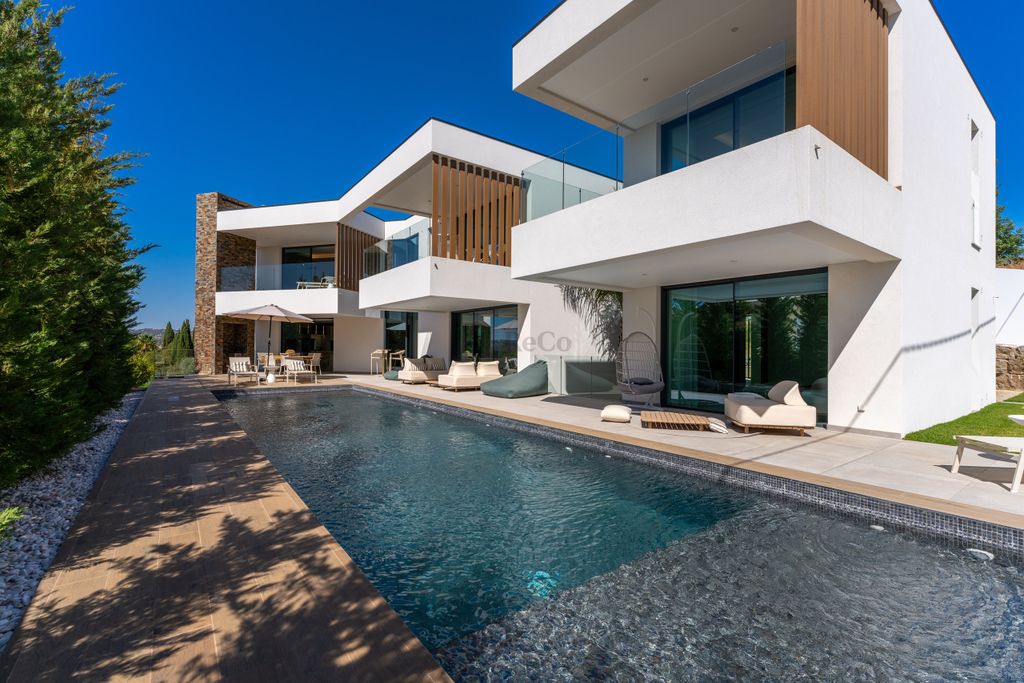 Property photo 1 of 30