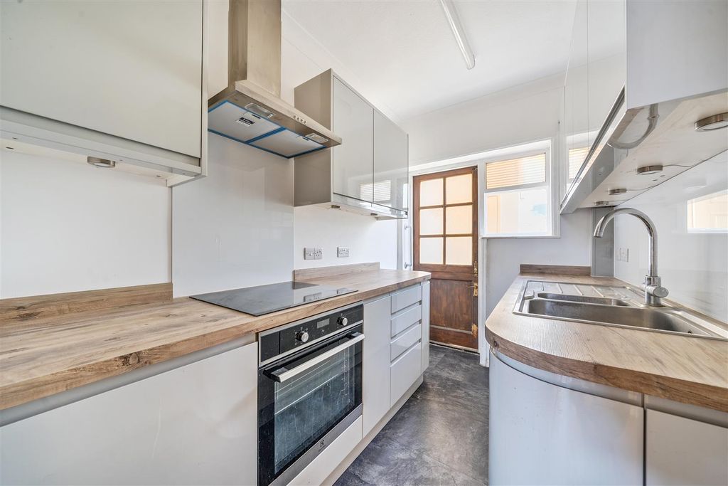 Property photo 2 of 15 Kitchen