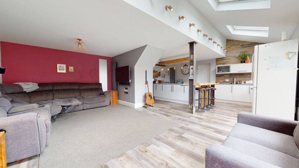 Property photo 3 of 34 4363115