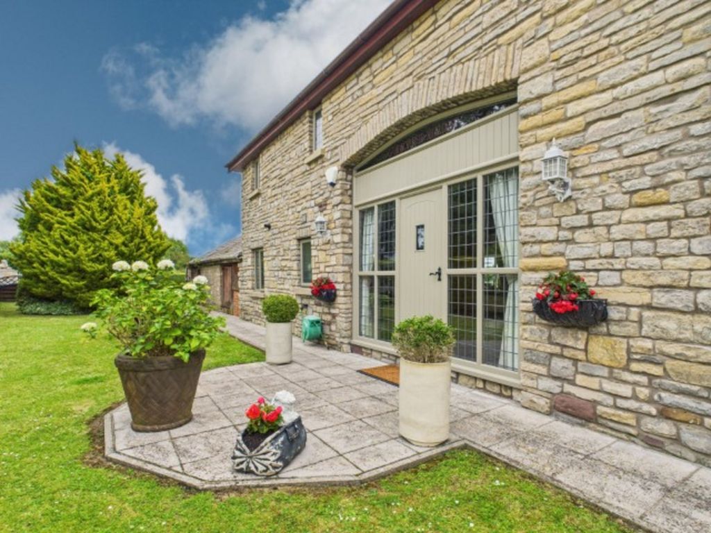 Property photo 3 of 42