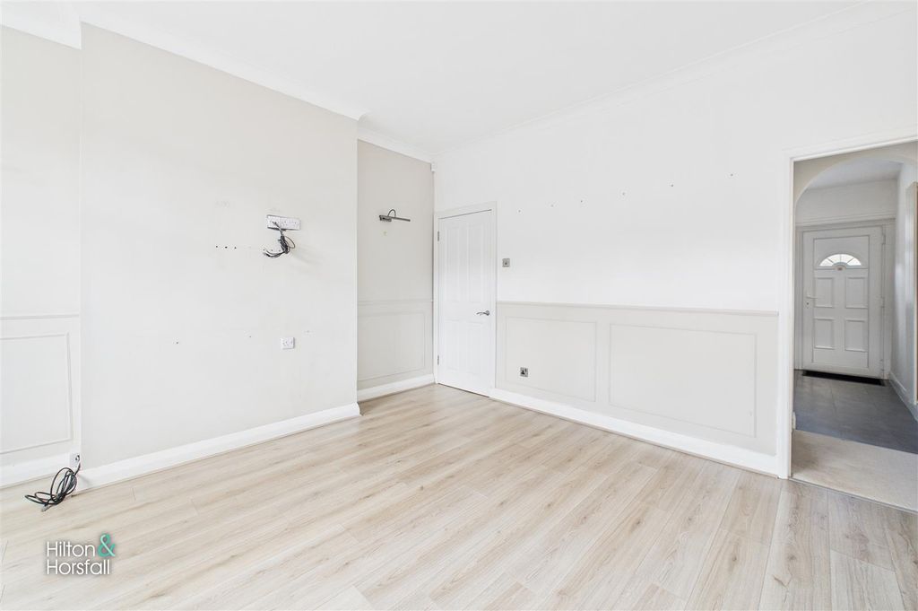 Property photo 3 of 14 Bankhouse Street