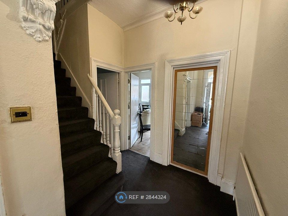 Property photo 2 of 26