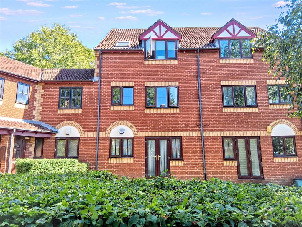 Property photo 1 of 9