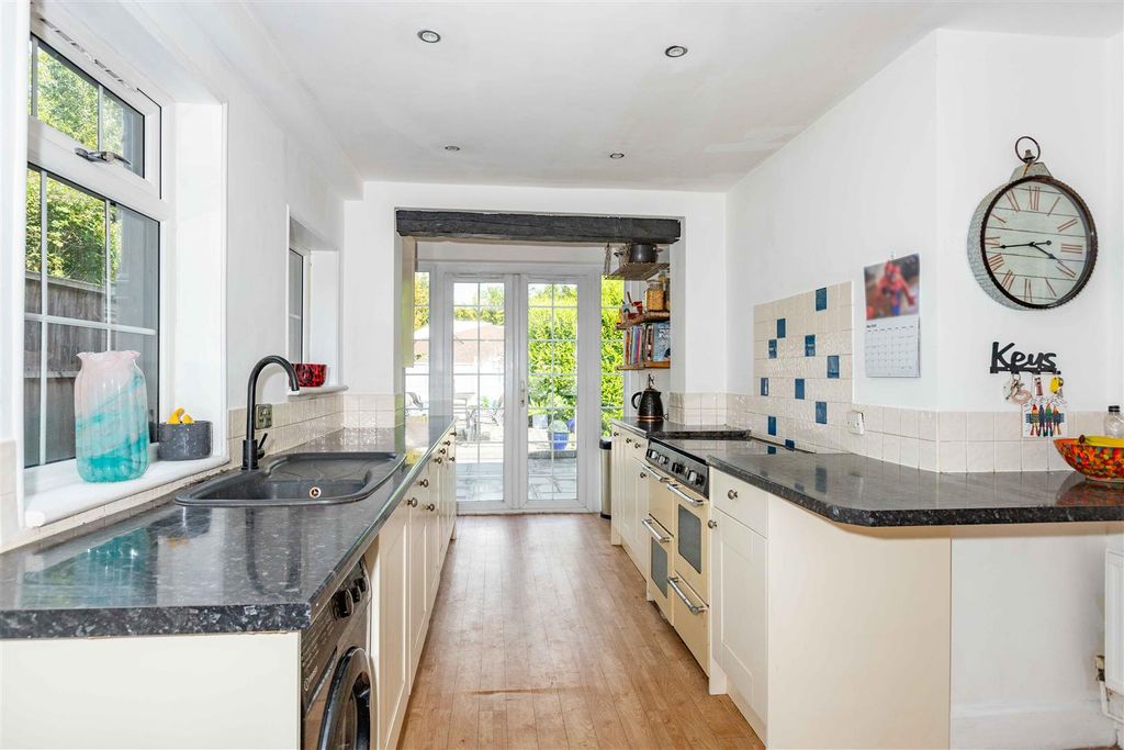 Property photo 3 of 22 Offington-21.Jpg