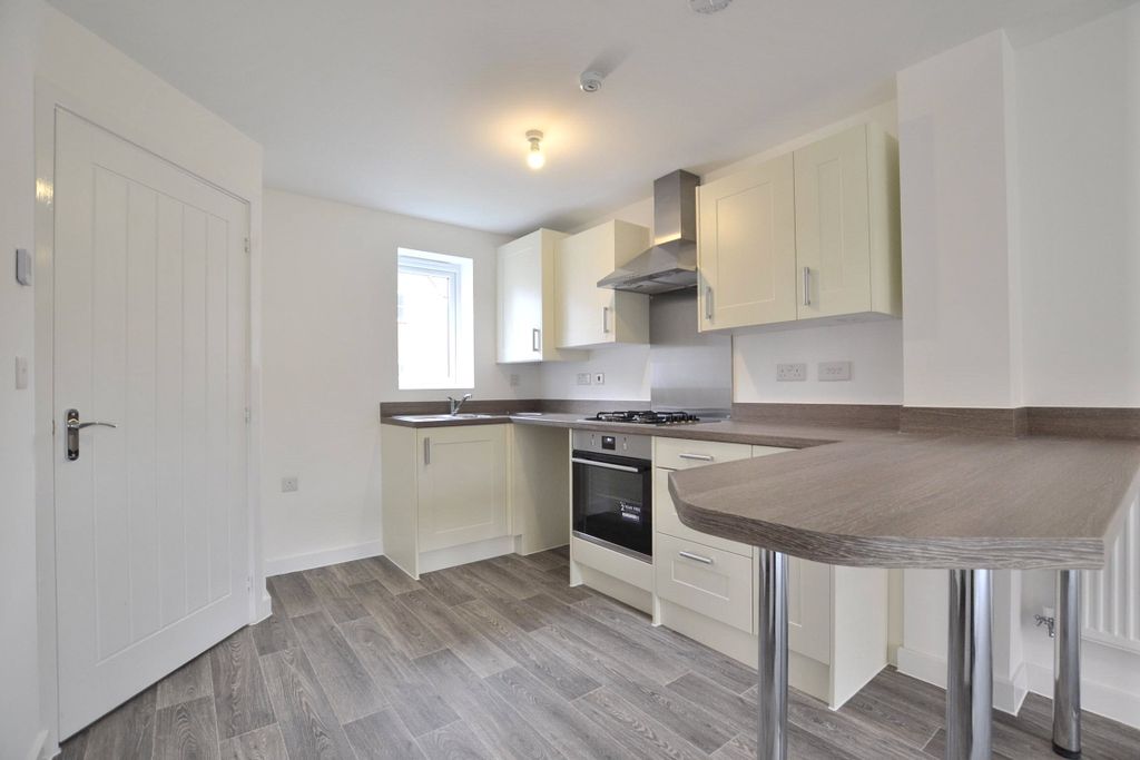 Property photo 3 of 10 Kitchen/Lounge