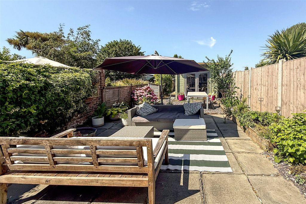 Property photo 2 of 21 Picture No. 20
