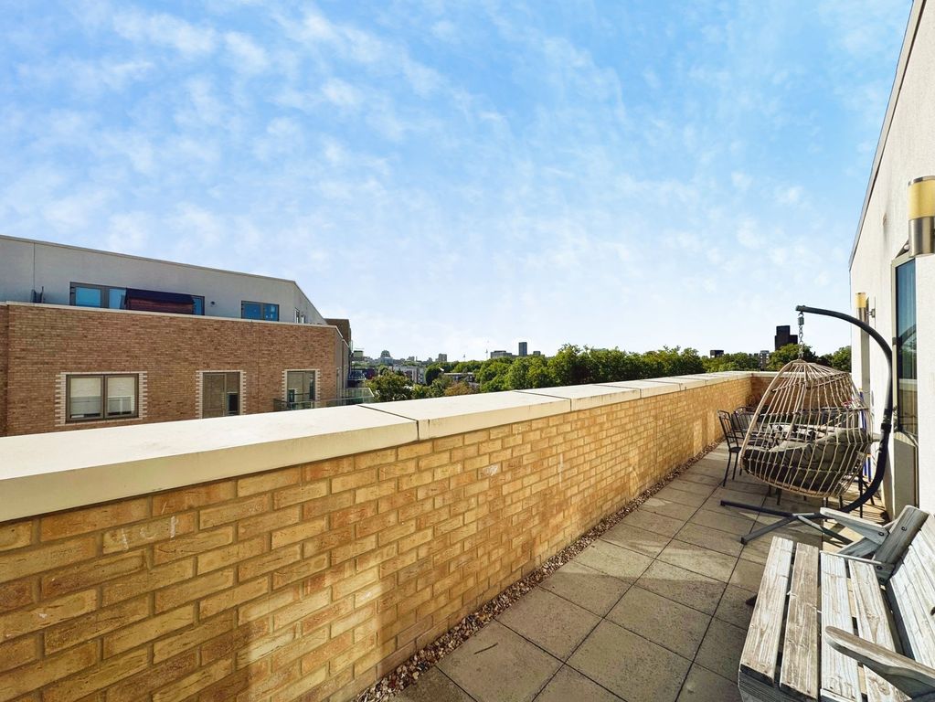 Property photo 3 of 18 Balcony