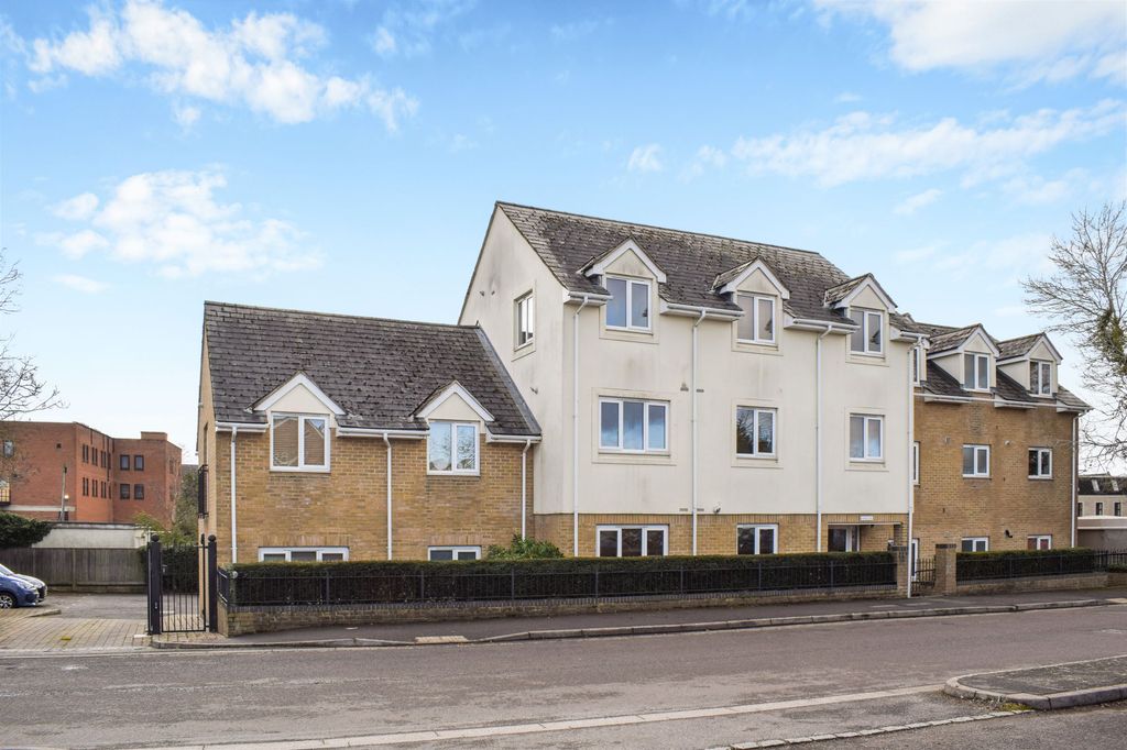 Property photo 1 of 6