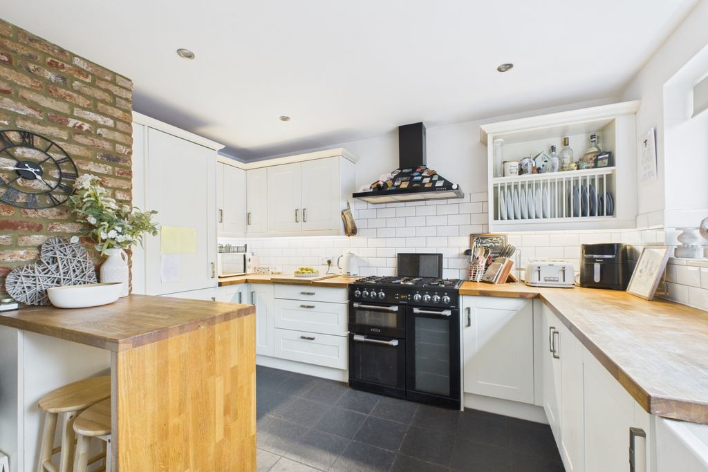 Property photo 1 of 13 Kitchen