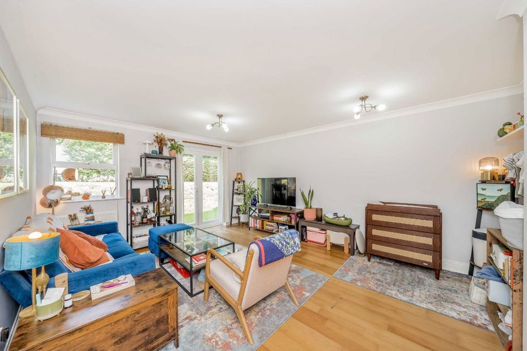 Property photo 2 of 7