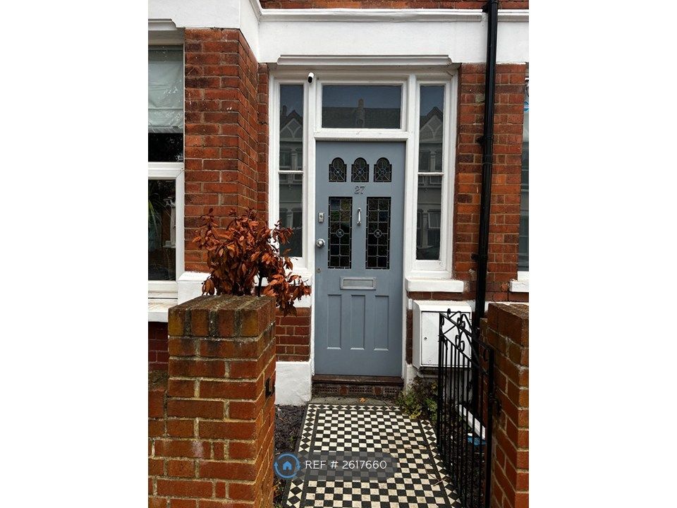 Property photo 1 of 31 Entrance