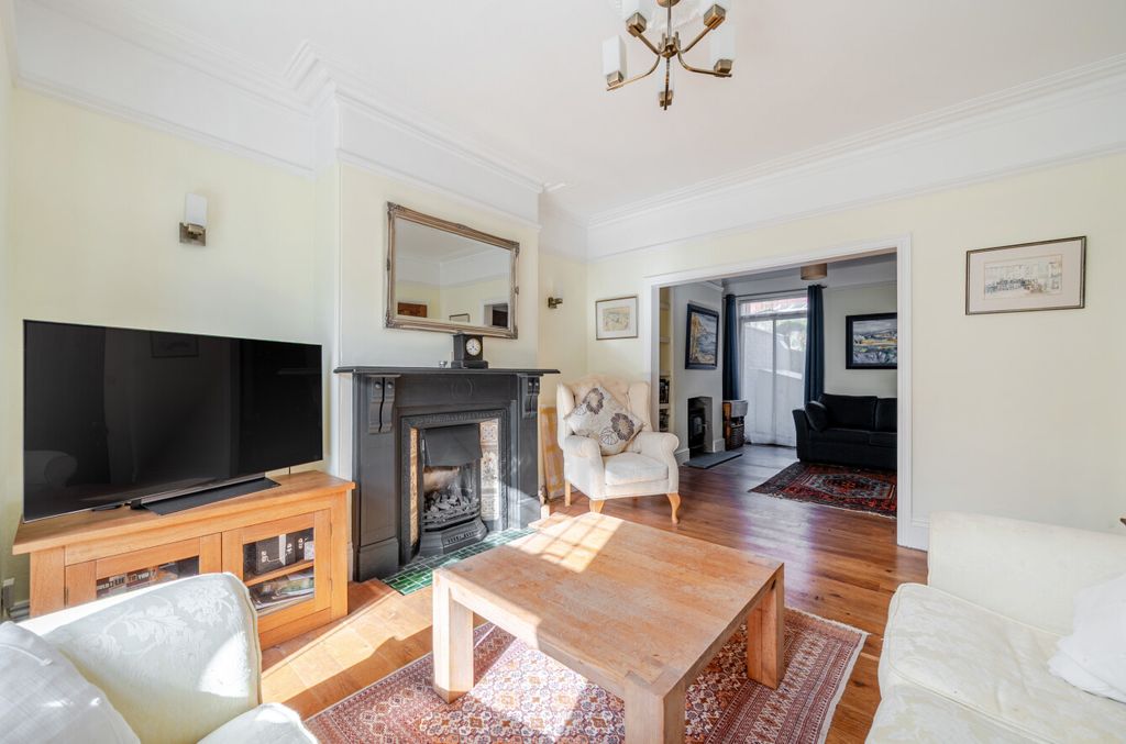 Property photo 3 of 27 Living/Dining Room