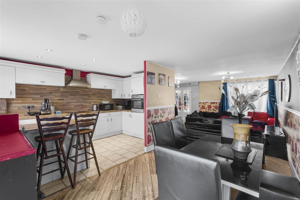 Property photo 3 of 13 Kitchen2.Jpg