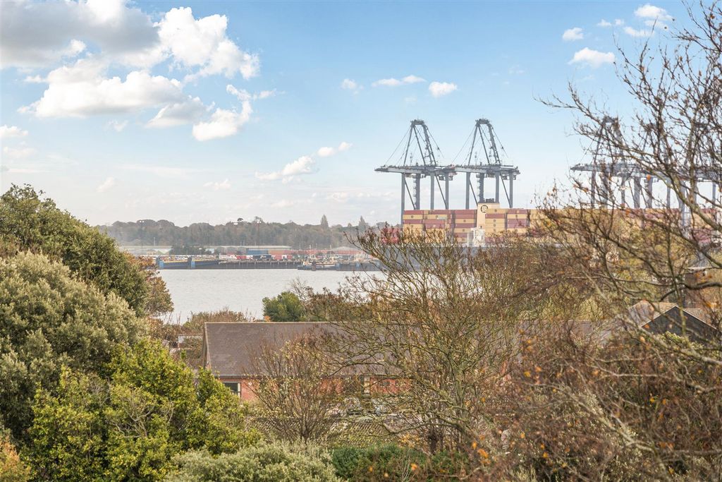 Additional image 24 of 6 bed terraced house for saleOrwell Road, Harwich CO12