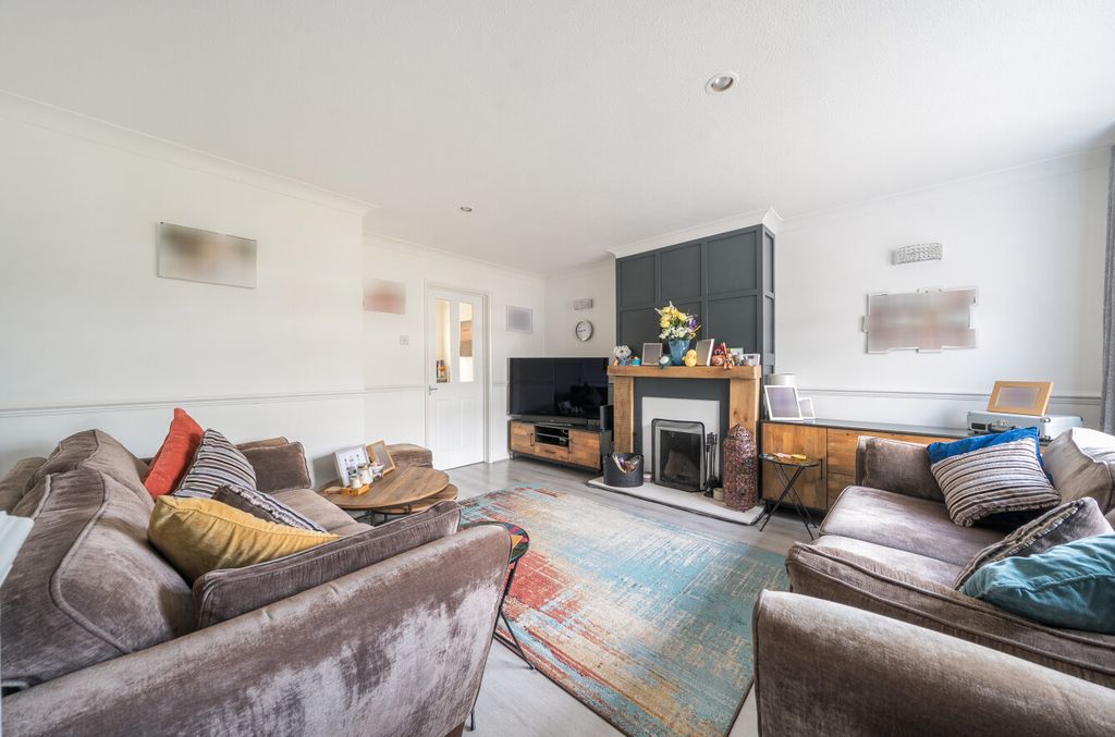 Property photo 2 of 13 1470839-25-6A213F...