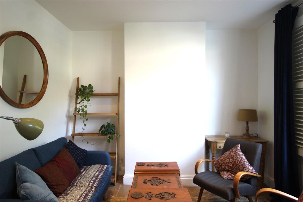 Property photo 3 of 14 Sitting 2.Jpg