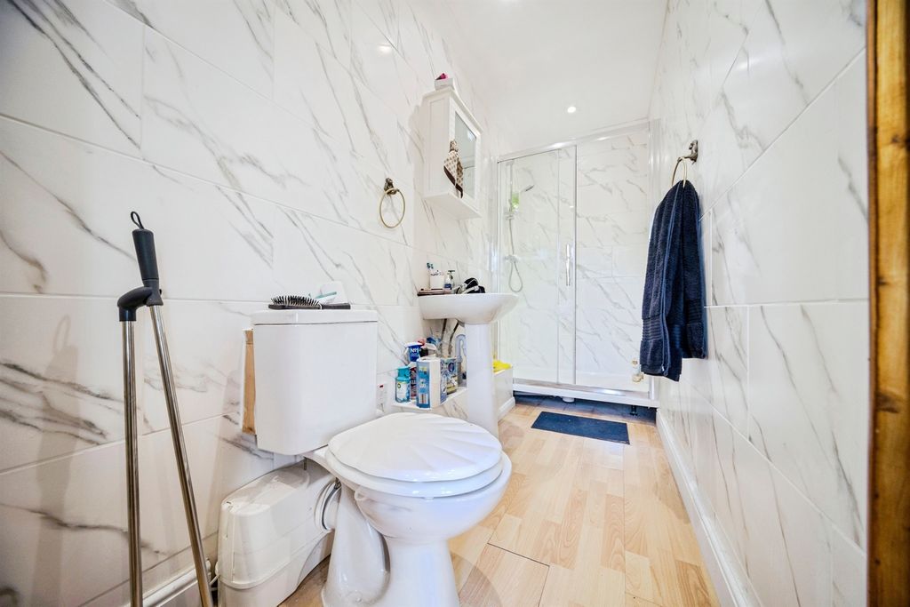Additional image 13 of 3 bed flat for saleNorth Row, Milton Keynes MK9