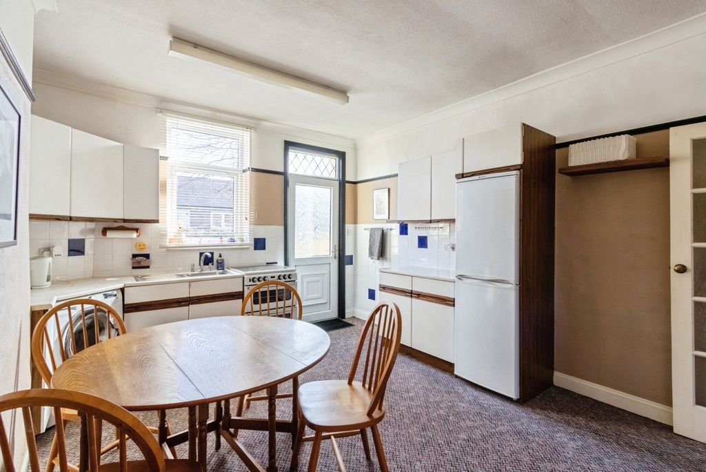 Property photo 3 of 17 Pbox-Img.Jpg